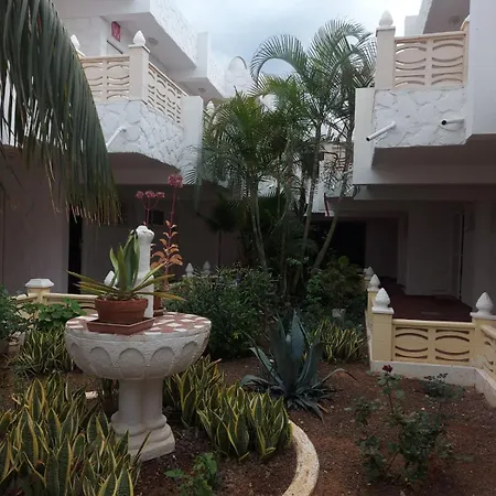 Casa Papagayo ארונה